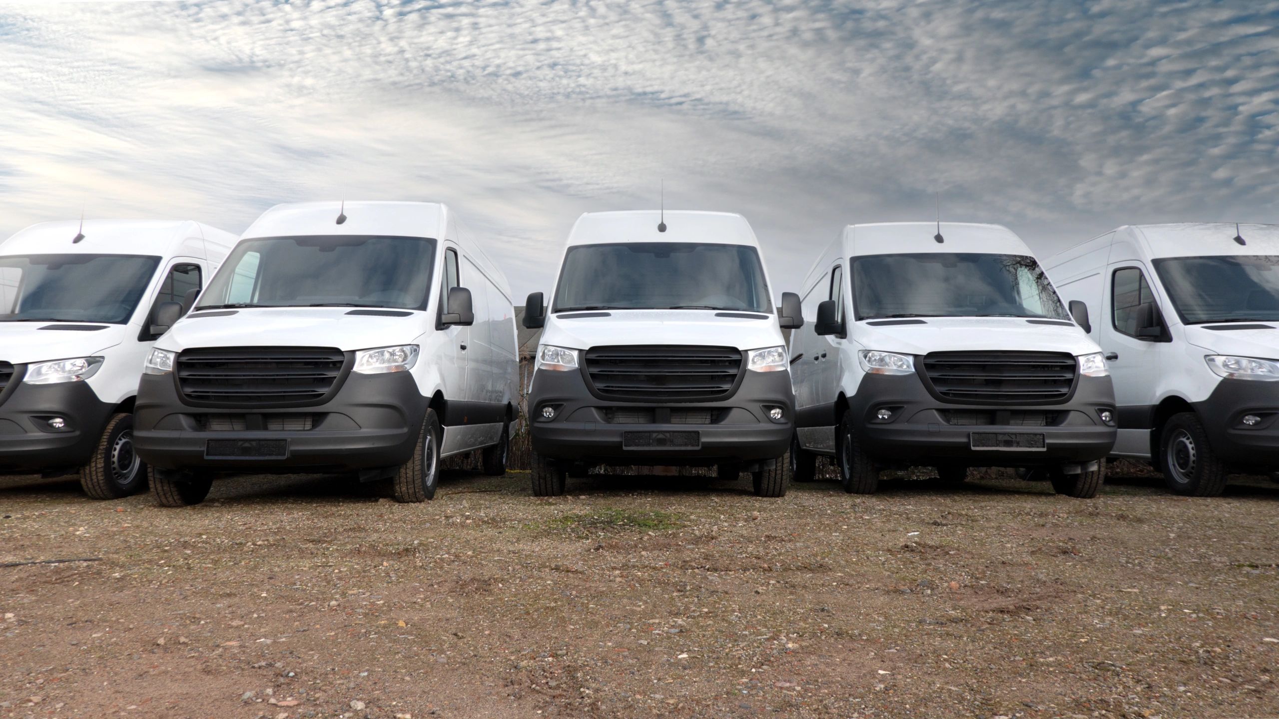 Mobile service vehicle for on-site locksmith visits